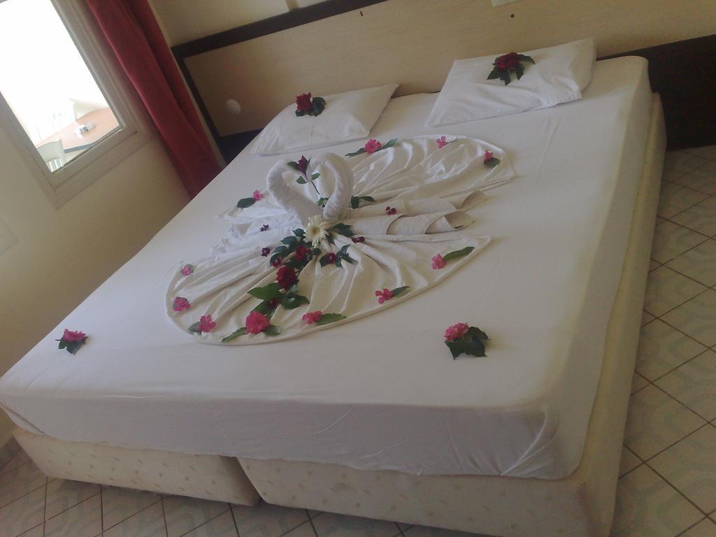Hotel Palmiye Side Bagian luar foto